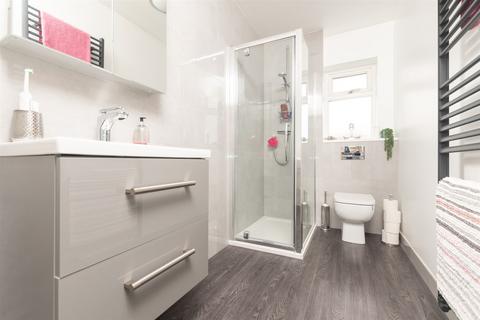 291 Knights Manor Way, Dartford, DA1 5SH