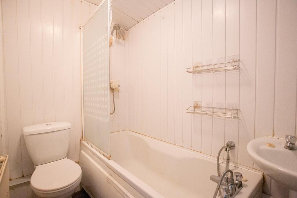 31 Ellicott Road, Horfield-11.jpg