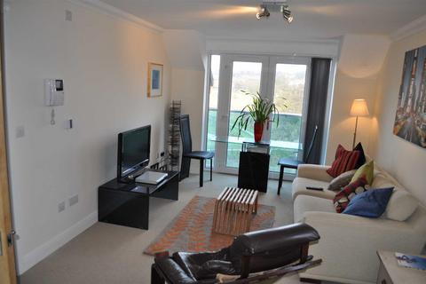 1 bedroom flat to rent, Crown Meadow Court, Stone