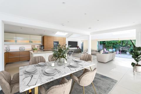 The Knoll, Cobham, Surrey, KT11