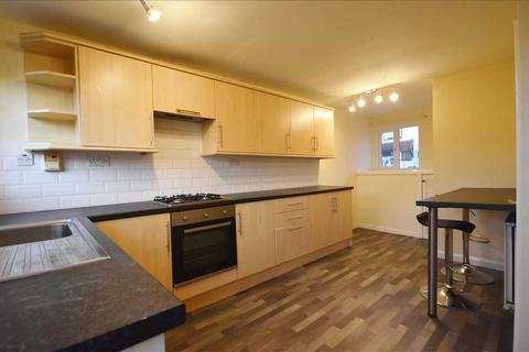 3 bedroom townhouse to rent, Lawnwood Avenue, Chorley