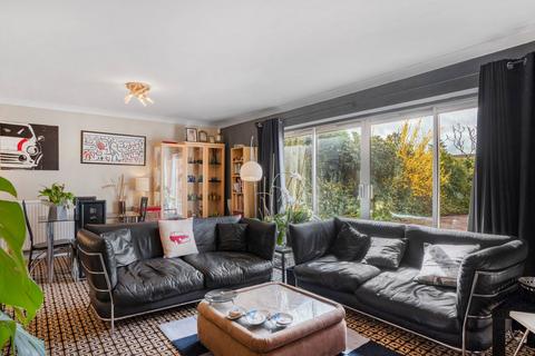18 Alderhithe Grove, Little Aston, Sutton Coldfield, B74 3BN