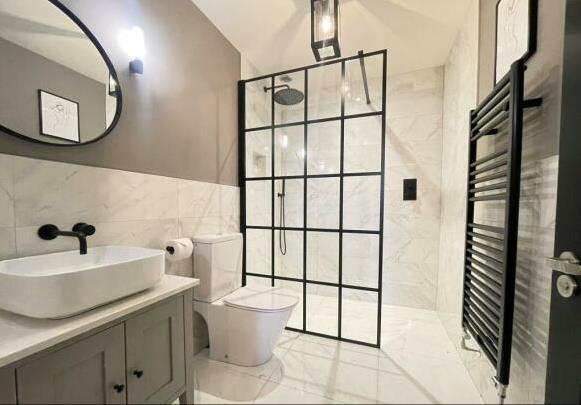 En-suite shower room