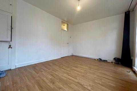 2 bedroom flat to rent, Old Kent Road, London SE1