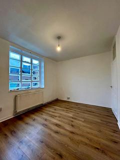 2 bedroom flat to rent, Old Kent Road, London SE1