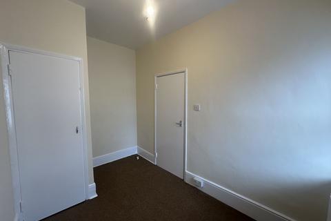 2 bedroom flat to rent, Augusta Gardens, Folkestone, CT20