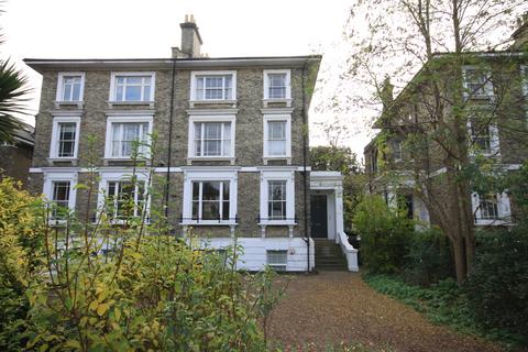 2 bedroom flat for sale, Shooters Hill Road, London SE3