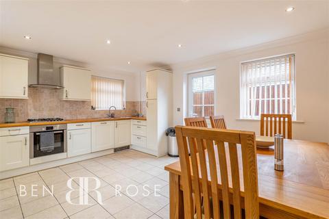 3 bedroom detached house for sale, Liverpool Old Road, Preston PR4