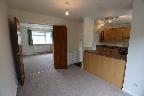 3 bedroom end of terrace house to rent, 44 Druids Green, Cowbridge, CF71 7BP