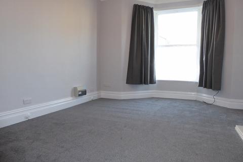 1 bedroom flat to rent, Heysham Road, Morecambe, LA3 1DE