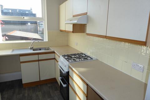 1 bedroom flat to rent, Heysham Road, Morecambe, LA3 1DE