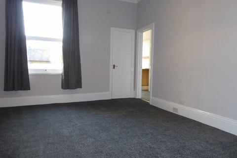 1 bedroom flat to rent, Heysham Road, Morecambe, LA3 1DE