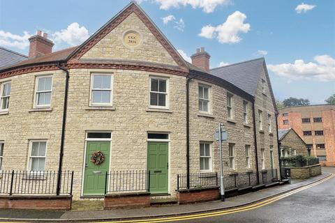 3 bedroom terraced house for sale, Chantry Lane, Towcester