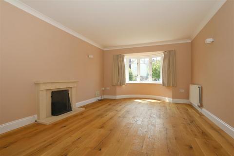 4 bedroom detached house to rent, Southern Road, Thame