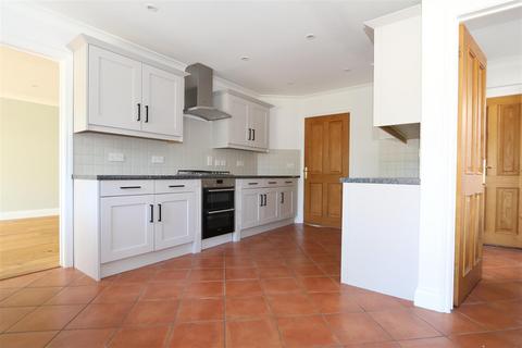 4 bedroom detached house to rent, Southern Road, Thame