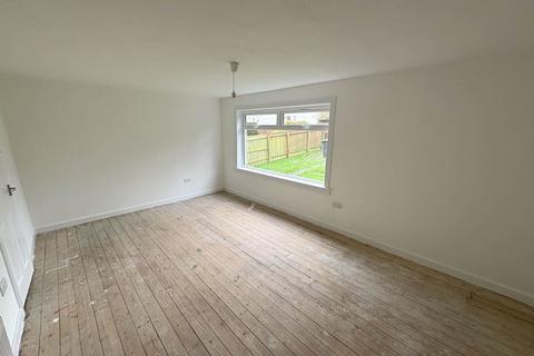 3 bedroom terraced house to rent, Edmiston Drive, Linwood