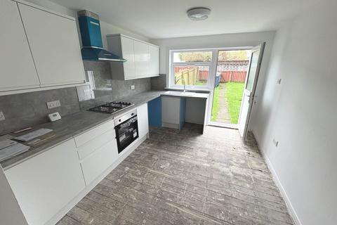 3 bedroom terraced house to rent, Edmiston Drive, Linwood