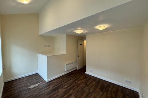 1 bedroom flat to rent, Market Street, Tameside SK14