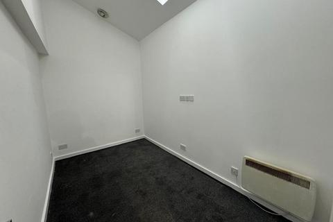 1 bedroom flat to rent, Market Street, Tameside SK14