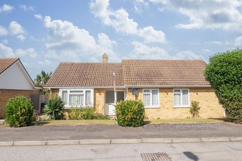 3 bedroom detached bungalow to rent, Cheesmans Close, Minster, CT12