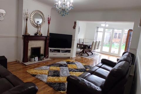 5 bedroom detached bungalow for sale, Chestnut Grove, Dartford