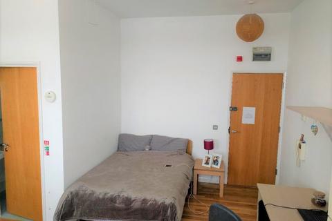 Studio to rent, The Kingsway, Portland House, City Centre, Swansea