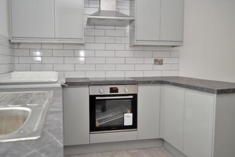 2 bedroom apartment to rent, Oldham Road, Failsworth, M35