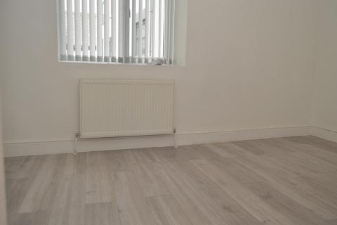 2 bedroom apartment to rent, Oldham Road, Failsworth, M35