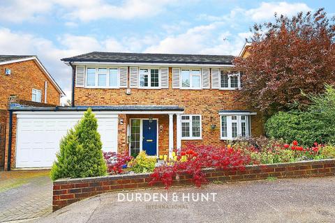 4 bedroom detached house for sale, Grasmere Close, Loughton, IG10