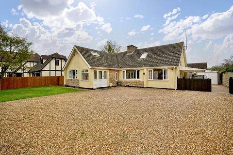 4 bedroom bungalow for sale, Green End Road, Sawtry, Huntingdon, PE28