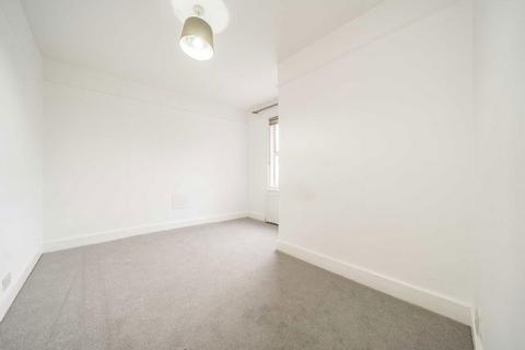 1 bedroom flat to rent, Beechcroft Road, London SW17