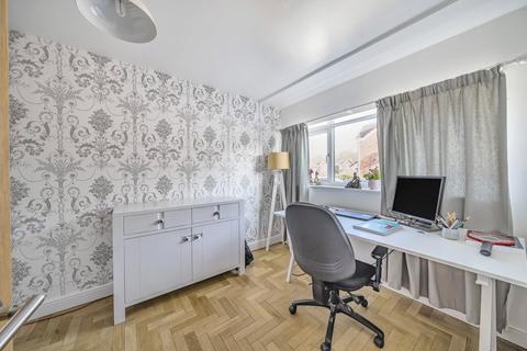 4 Bampton Close, Emersons Green, Bristol, BS16 7QZ