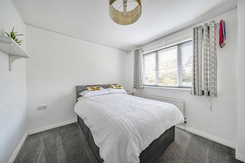 4 Bampton Close, Emersons Green, Bristol, BS16 7QZ