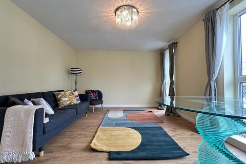 2 bedroom apartment to rent, Sharrow Lane, Sheffield