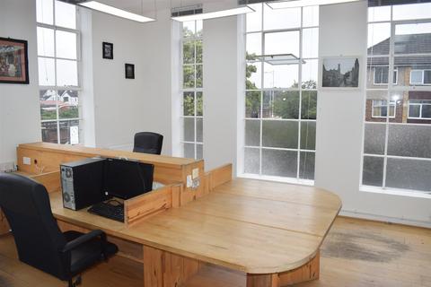 Serviced office to rent, Cambridge Park, Wanstead, London