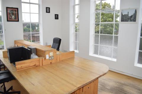 Serviced office to rent, Cambridge Park, Wanstead, London