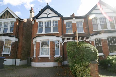 2 bedroom flat to rent, Lakeside Road, Palmers Green N13