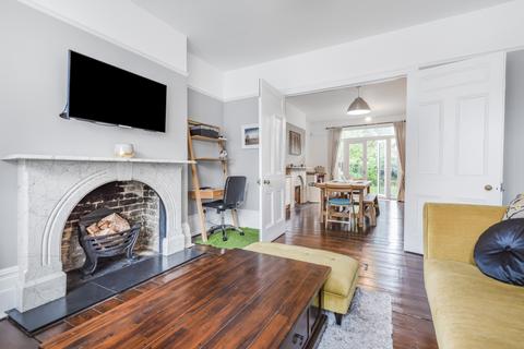 2 bedroom flat to rent, Creffield Road London W3