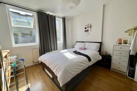 undefined, Woodland Rise, London