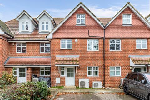 4 bedroom terraced house for sale, Loxley Close, West Byfleet KT14