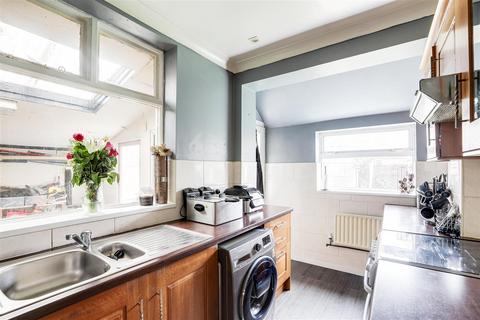 3 bedroom semi-detached house for sale, Ropsley Crescent, West Bridgford NG2