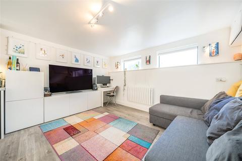 2 bedroom terraced house to rent, Blakenham Road, London SW17