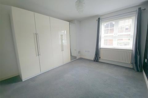 2 bedroom apartment to rent, North Street, Hornchurch, RM11