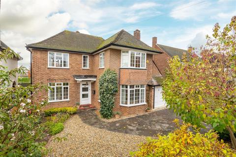 3 bedroom detached house for sale, Benslow Rise, Hitchin