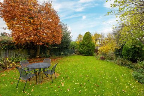 3 bedroom detached house for sale, Benslow Rise, Hitchin