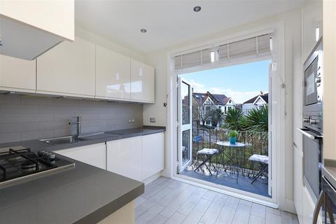 2 bedroom flat to rent, Thornton Road, East Sheen, SW14