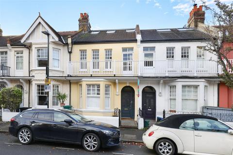 2 bedroom flat to rent, Thornton Road, East Sheen, SW14