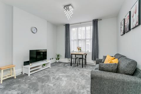 1 bedroom flat for sale, Studland Street, Hammersmith W6