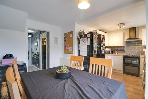 3 bedroom end of terrace house for sale, Wallace Road, Weston