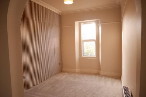 2 bedroom flat to rent, Albert Quadrant, ,